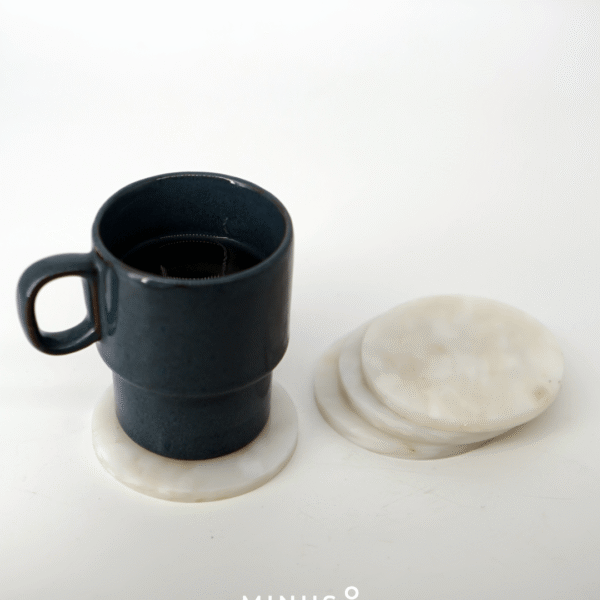 Recycled plastic table coaster for eco-friendly living by Minus Degre