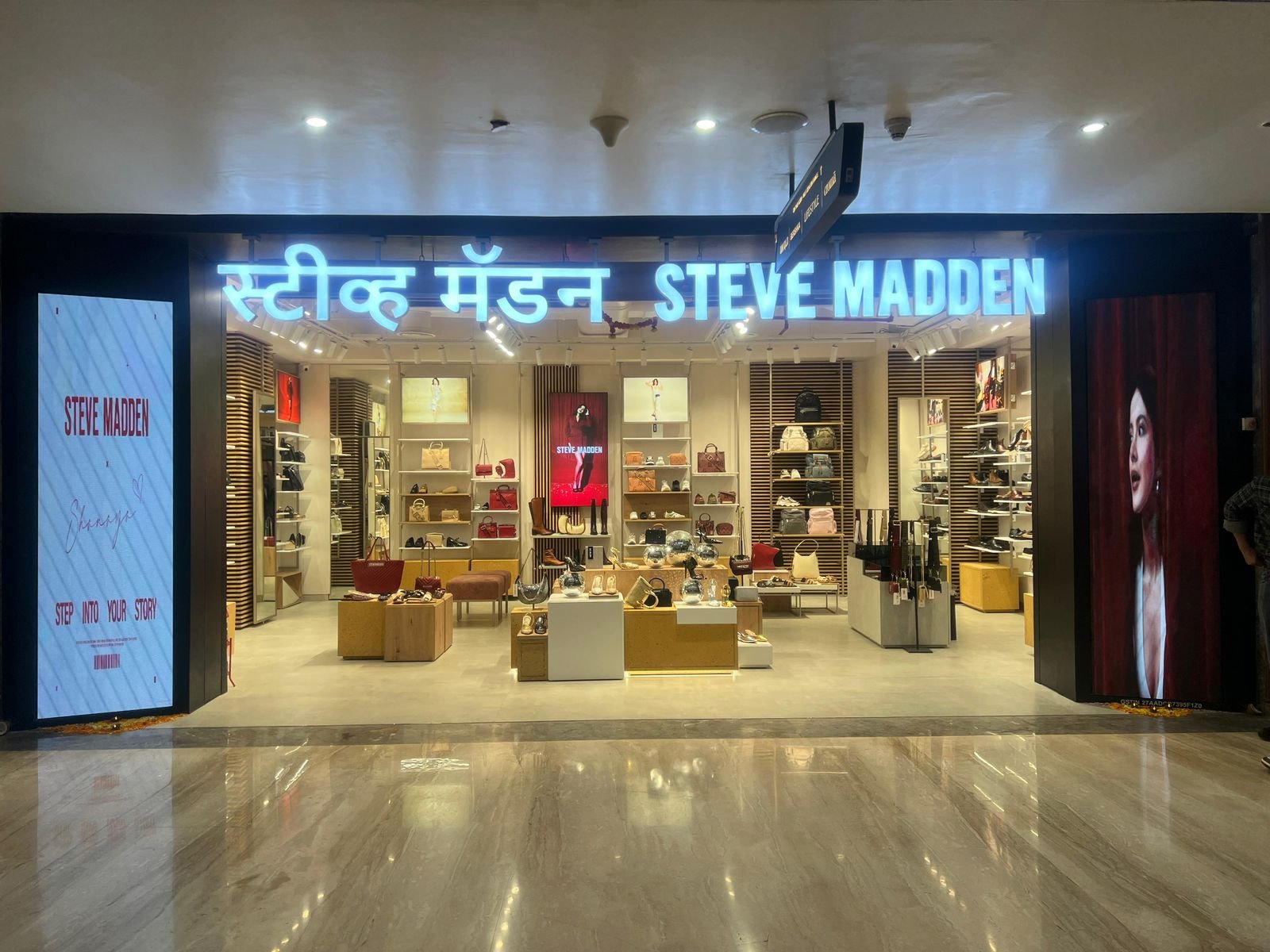 Recycled solid surface material